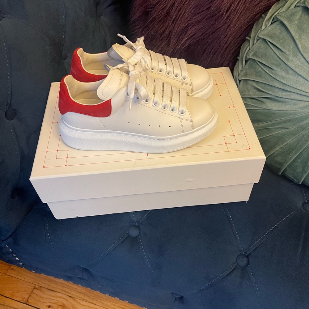 Alexander McQueen oversized sneaker